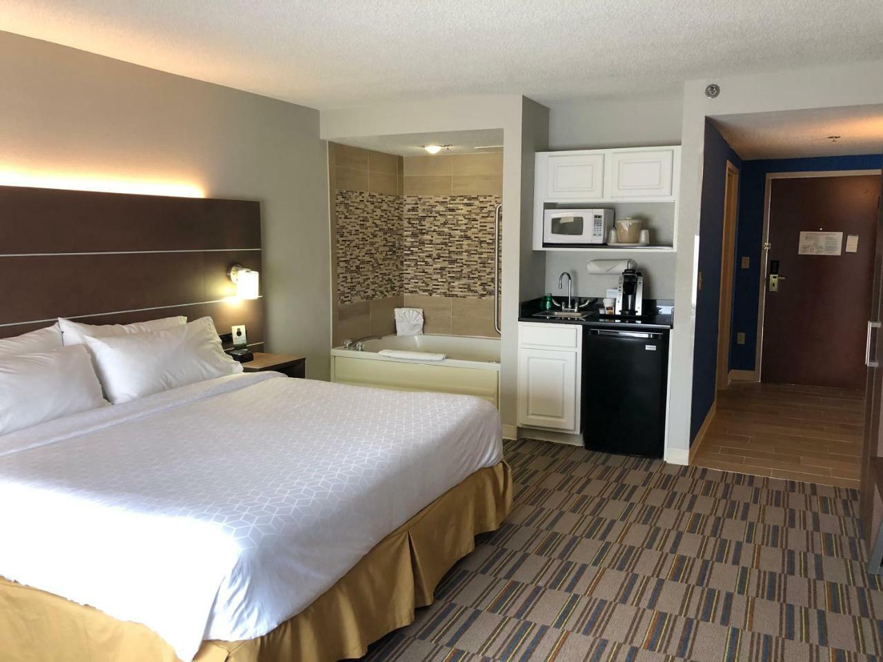 Holiday Inn Express And Suites Quakertown - Allentown Area By Ihg Esterno foto